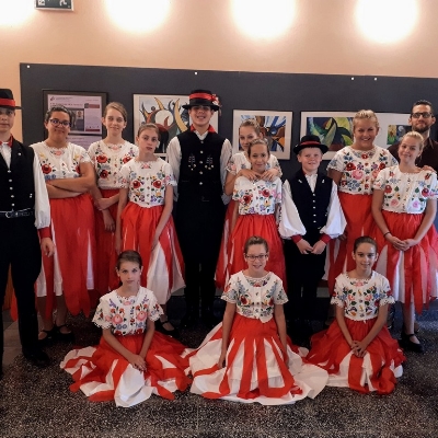 Pántlika Néptáncegyüttes