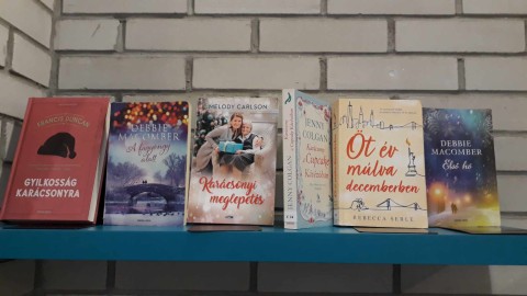 A Témánál vagyunk polcra kihelyezett könyvek