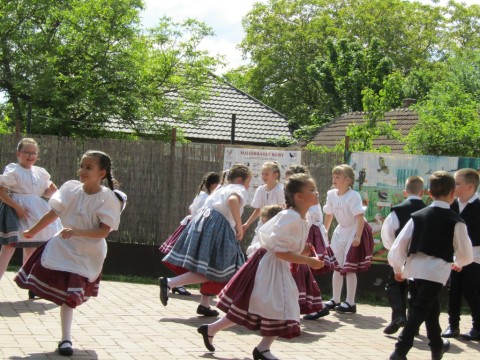 Az Apró Tiszagyöngy fellépése