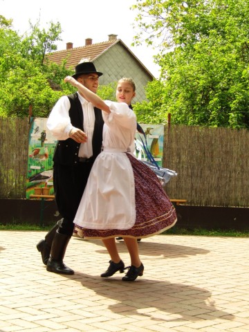 A Pántlika Néptáncegyüttes fellépése