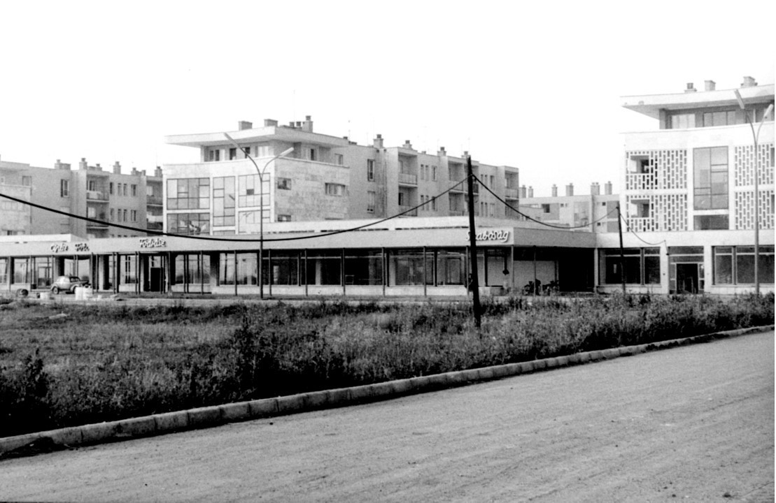 Az épülő üzletsor