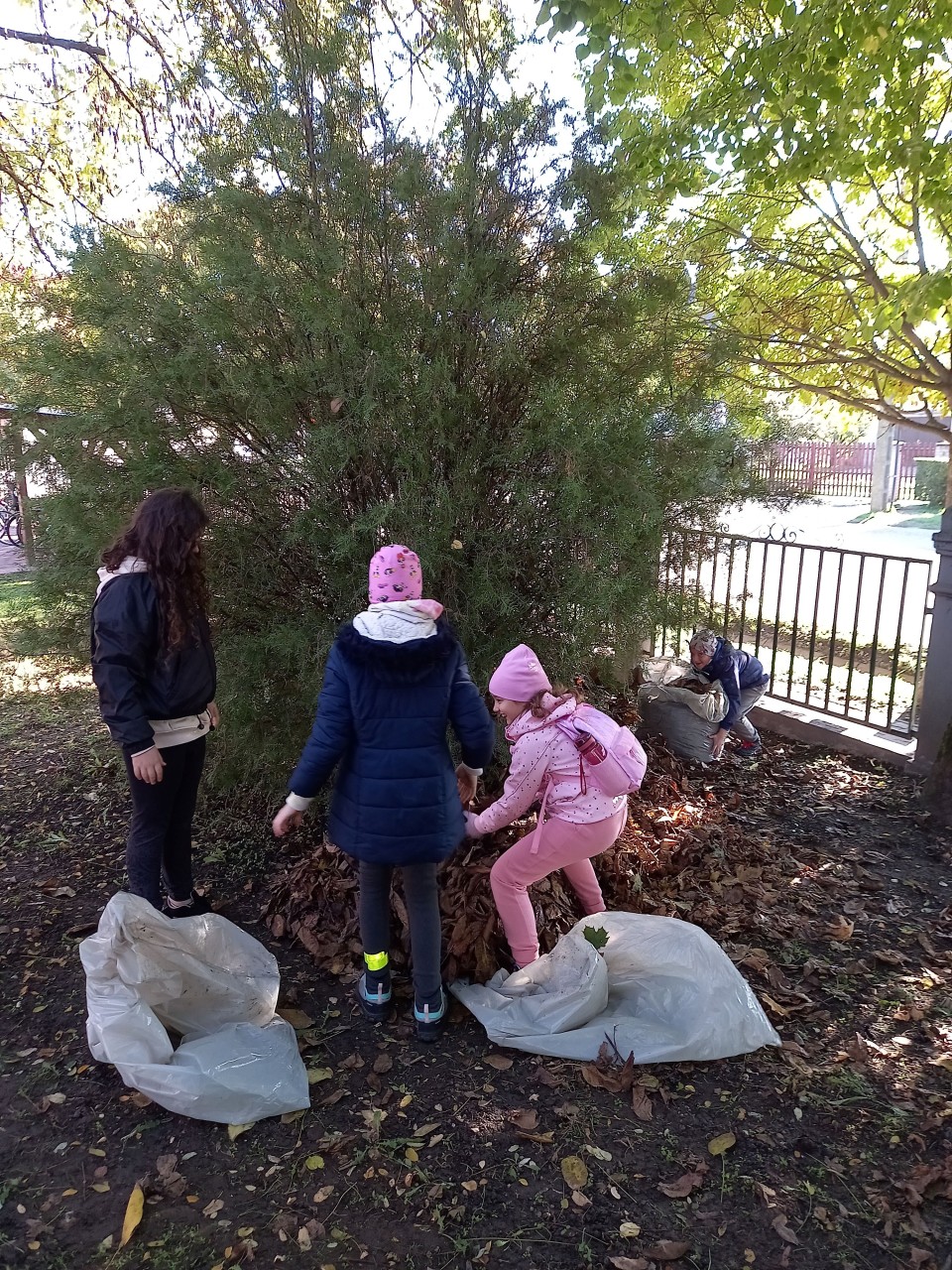 A süngarázs avarral történő beborítása
