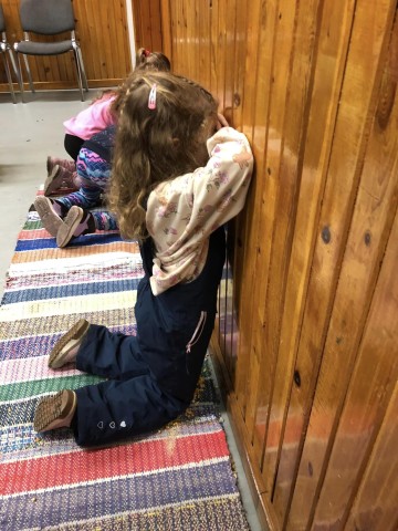 A kukoricán térdepelést is kipróbálták egyesek.