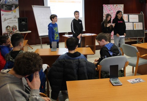 Tiszaújvárosi diákok a Pénz7 foglalkozáson