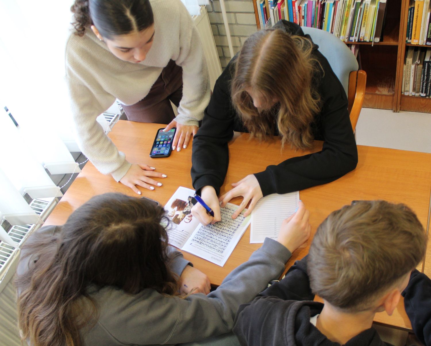 Csapatmunkában a diákok.