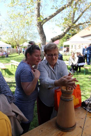 Vajköpülés közben