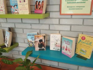 A kihelyezett könyvek a Témánál vagyunk polcon