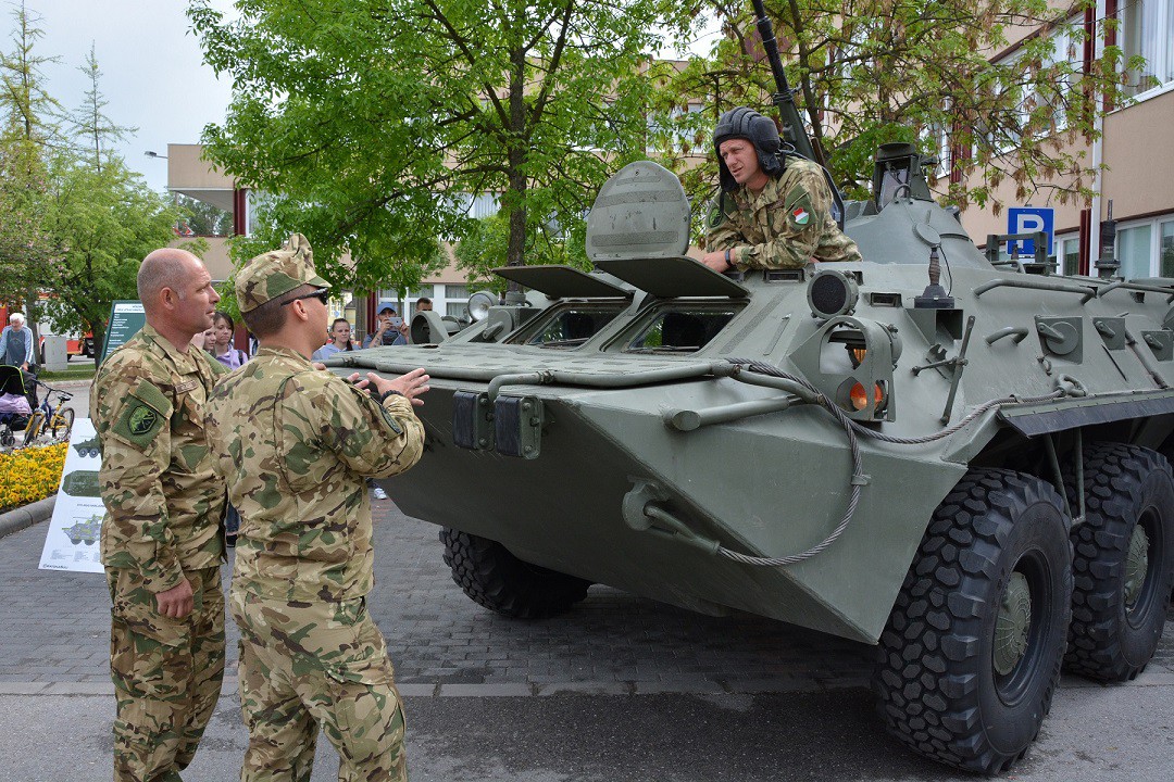 A biztonság napja, összegyűjtött fotók az előző évekből