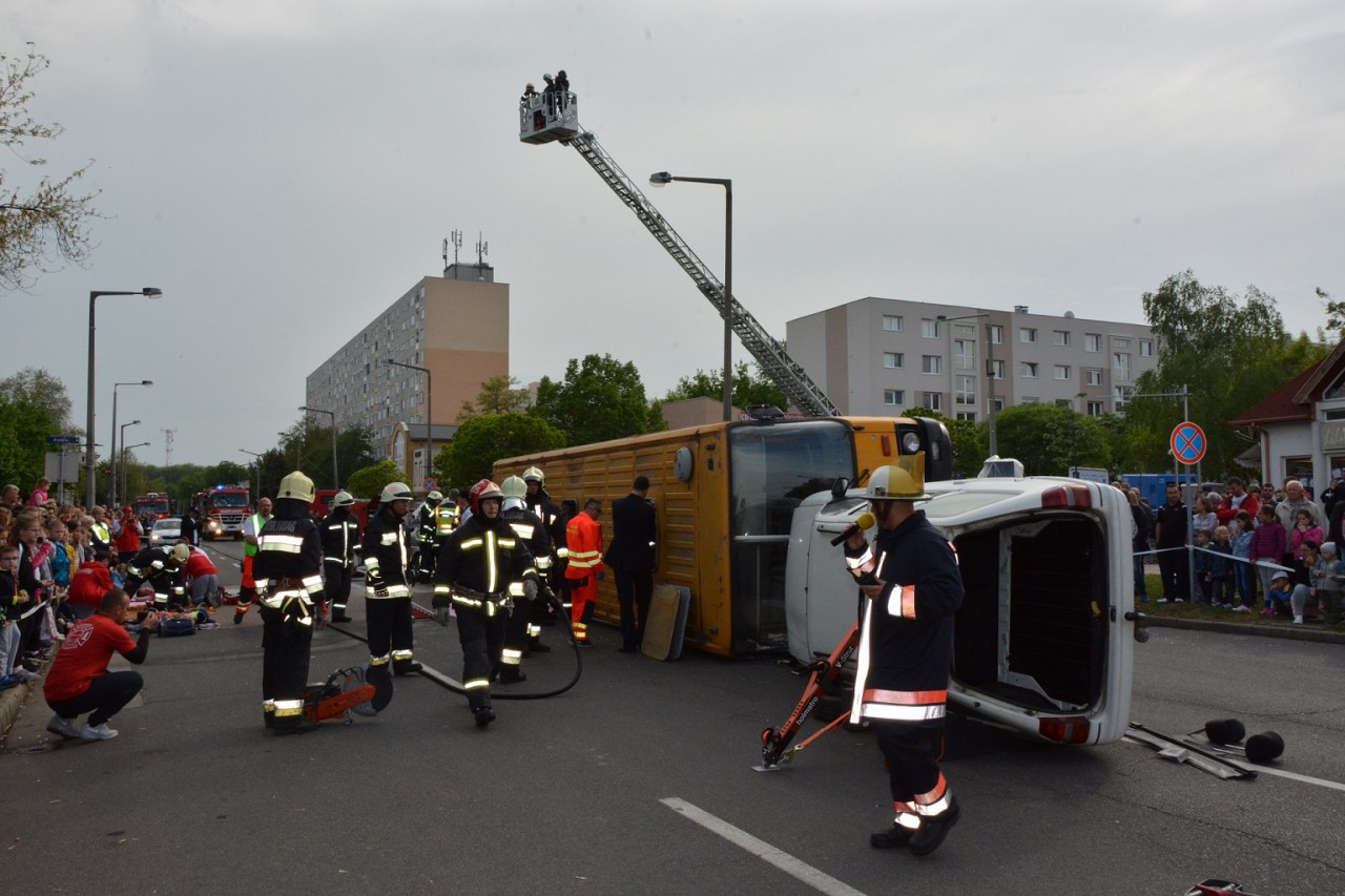 A biztonság napja, összegyűjtött fotók az előző évekből