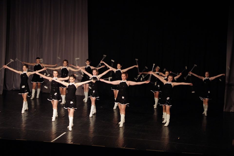 Tiszaújvárosi Derkovits Majorette Csoport képes összeállítás