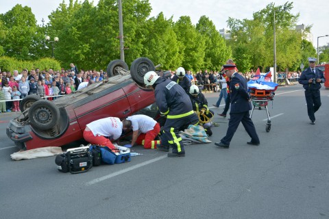 Tűzoltó- mentő bemutató