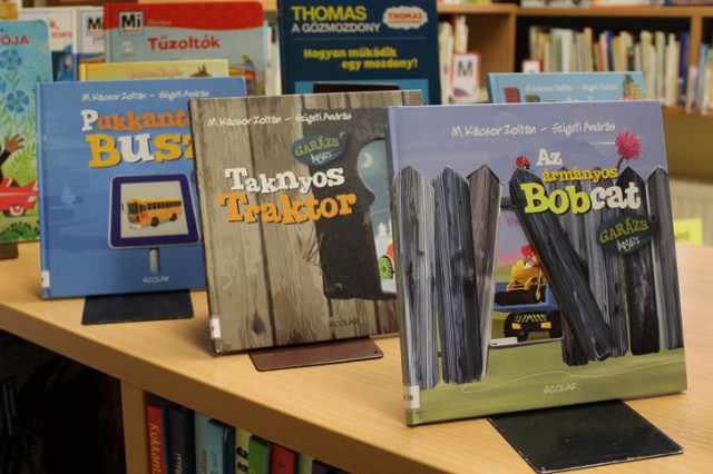 Kihelyezett könyvek a gyermekkönyvtárban