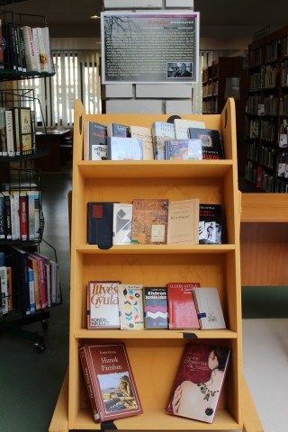 a kölcsönzőtérben kihelyezett könyvek