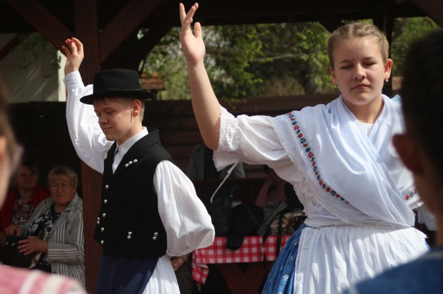 A Pántlika Néptáncegyüttes fellépése.