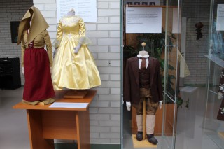 RUHA-TÁR. Viselettörténeti kiállítás