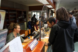 KÖNYVES VASÁRNAP. Ingyenes beiratkozás