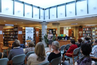 KÖNYVES VASÁRNAP. Iskolai csalafintaságok. A Szabad Ötletek Színházának irodalmi estje