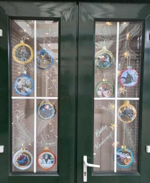 .... és elérkezett az utolsó ablak. Amig zárva vagyunk... itt megtaláltok bennünket. ?