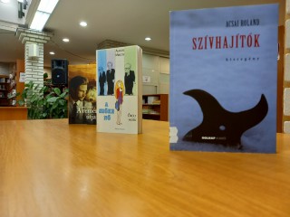 A kihelyezett könyvek a Kortárs szerzők polcon