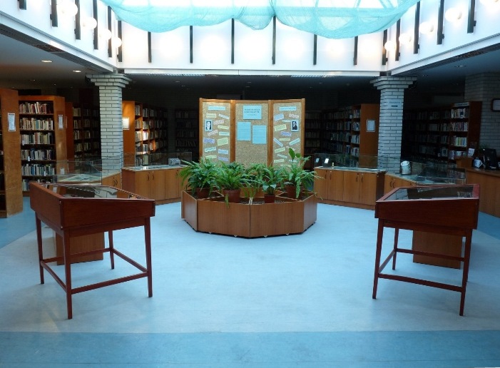 Hamvas Béla emlékezete - kiállítás a könyvtárban