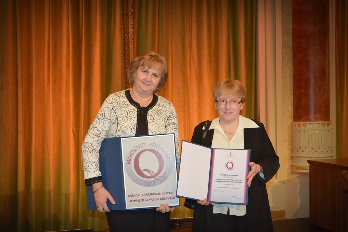 A Minősített Könyvtár cím átvétele