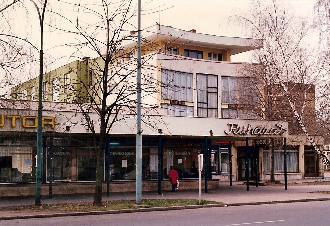 A Városi Könyvtár épülete 1984-ben